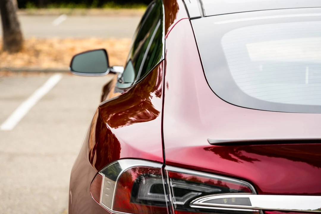 2012 Tesla Model S - Image 19 of 31