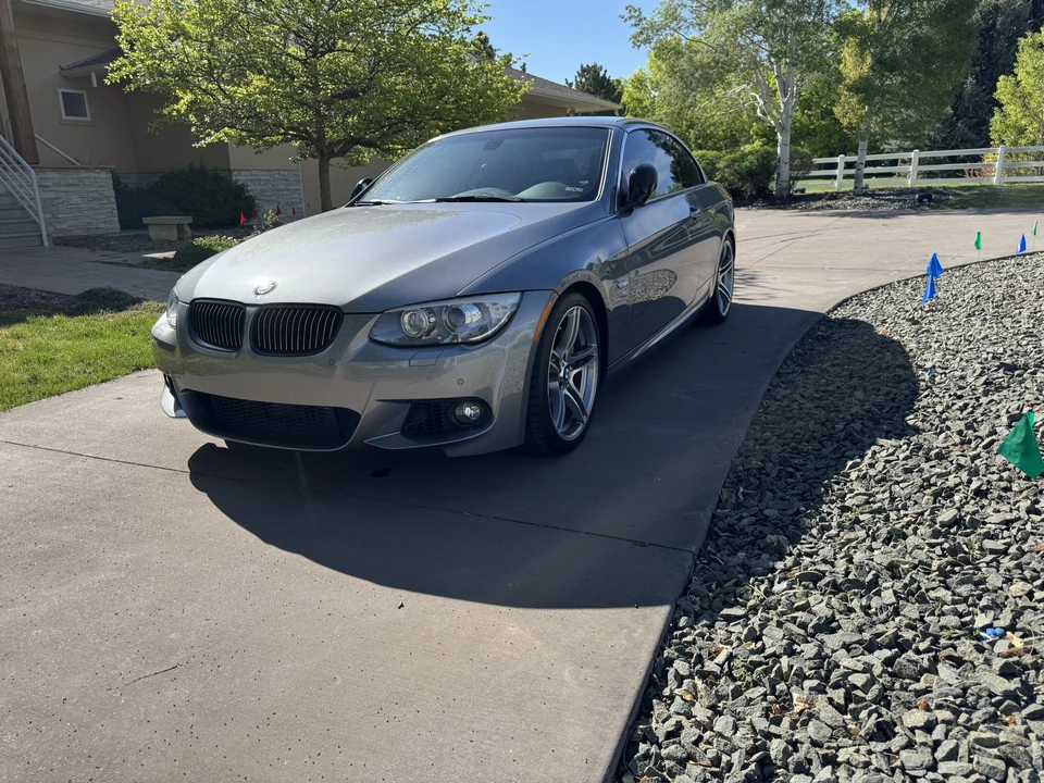 2013 BMW E93 335i Convertible - Image 2 of 31