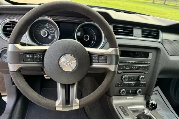 2013 Ford S197 Mustang - Image 5 of 8