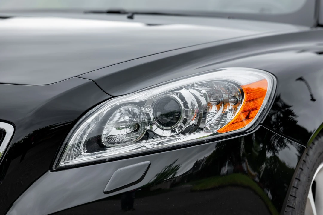 2013 Volvo C70 2nd Gen - Image 24 of 31