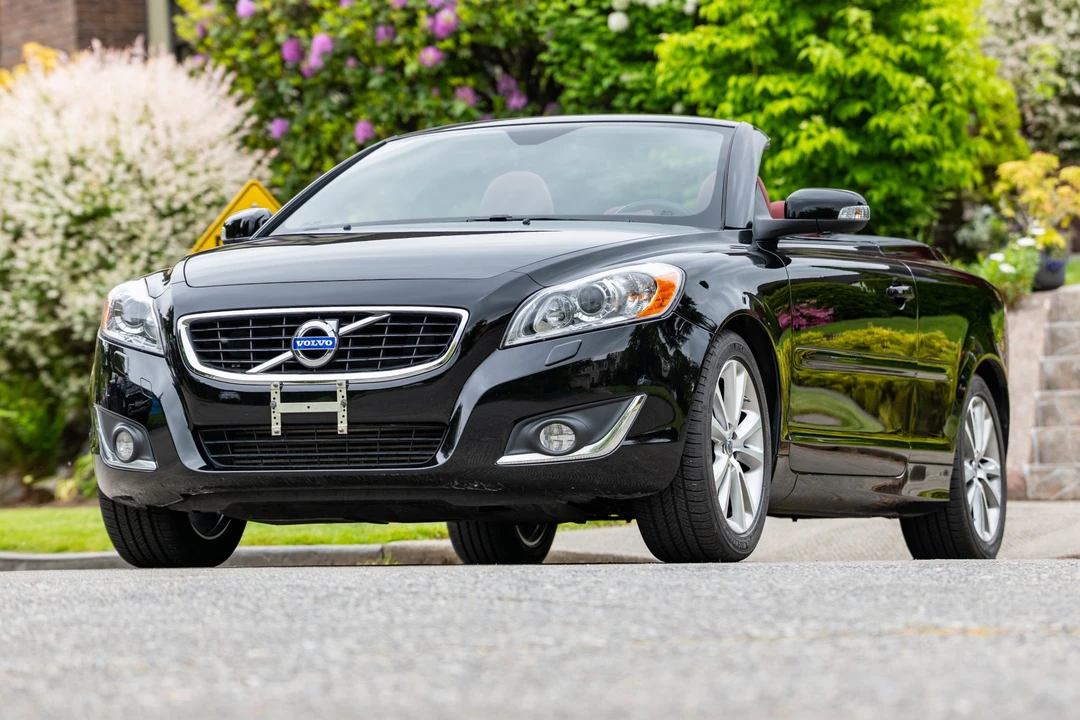 2013 Volvo C70 2nd Gen - Image 3 of 31