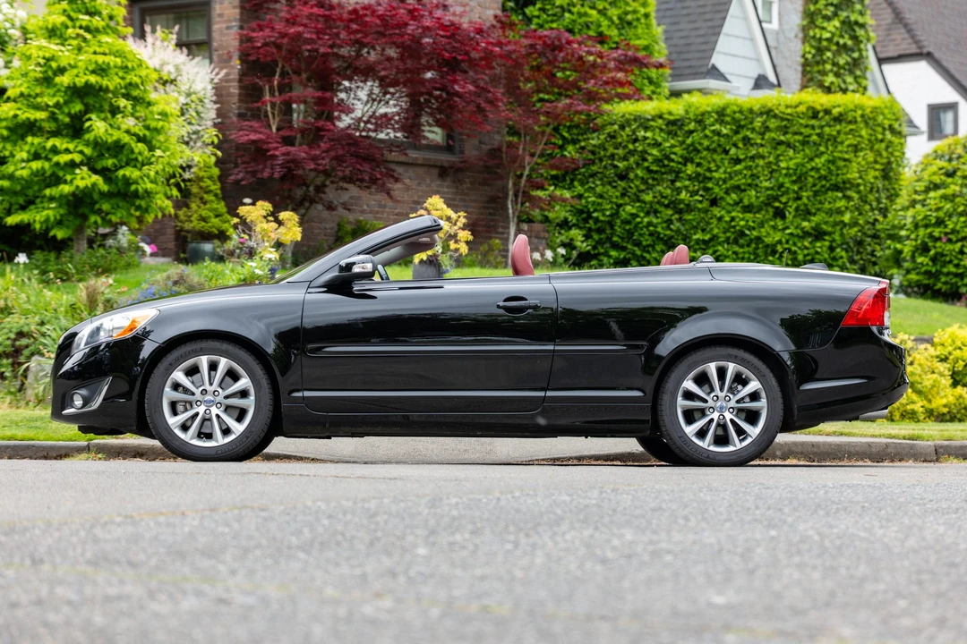 2013 Volvo C70 2nd Gen - Image 16 of 31