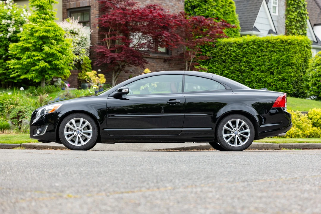 2013 Volvo C70 2nd Gen - Image 17 of 31