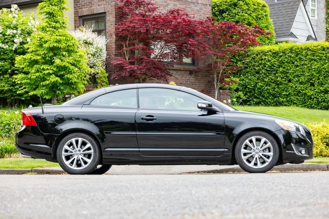 2013 Volvo C70 2nd Gen - Image 9 of 31