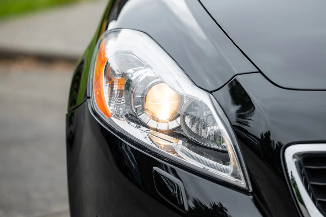 2013 Volvo C70 2nd Gen - Image 19 of 31