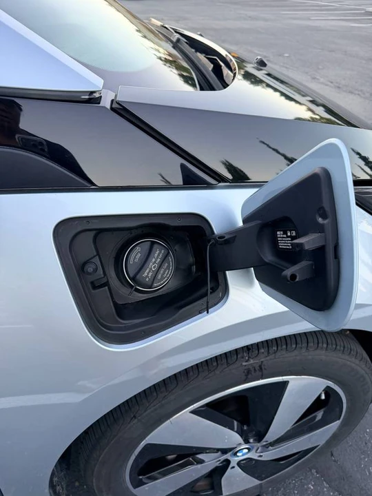 2014 BMW i3 - Image 16 of 21