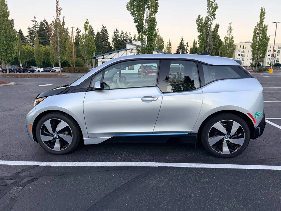 2014 BMW i3 - Image 12 of 21
