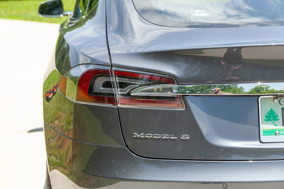 2014 Tesla Model S - Image 20 of 31