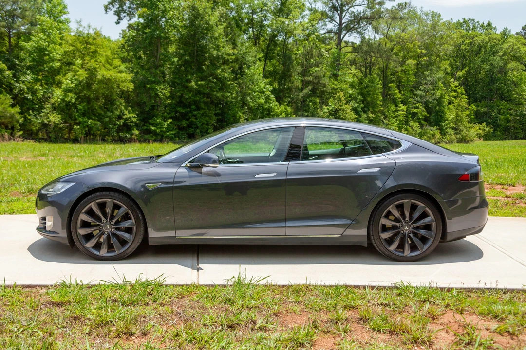 2014 Tesla Model S - Image 10 of 31