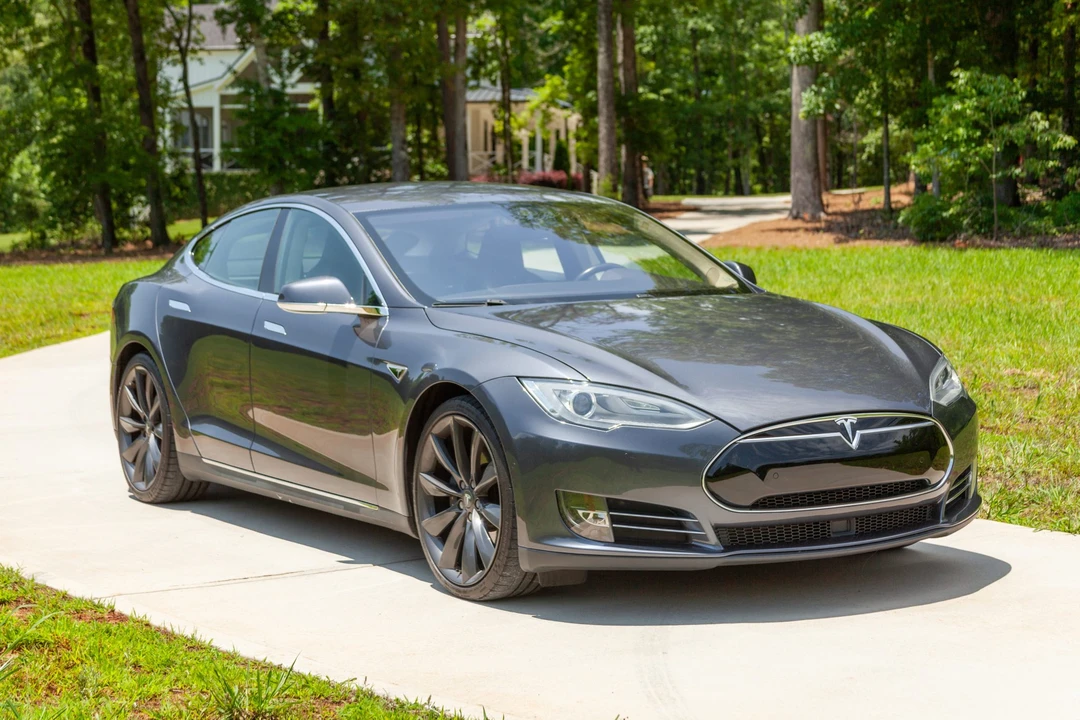 2014 Tesla Model S - Image 5 of 31