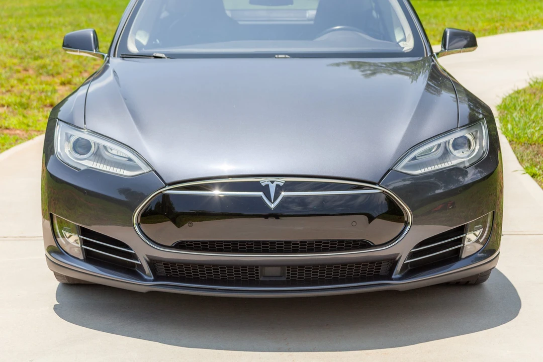 2014 Tesla Model S - Image 11 of 31