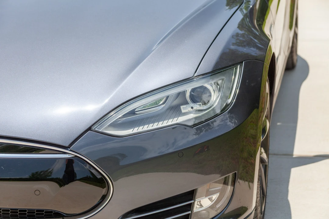 2014 Tesla Model S - Image 15 of 31