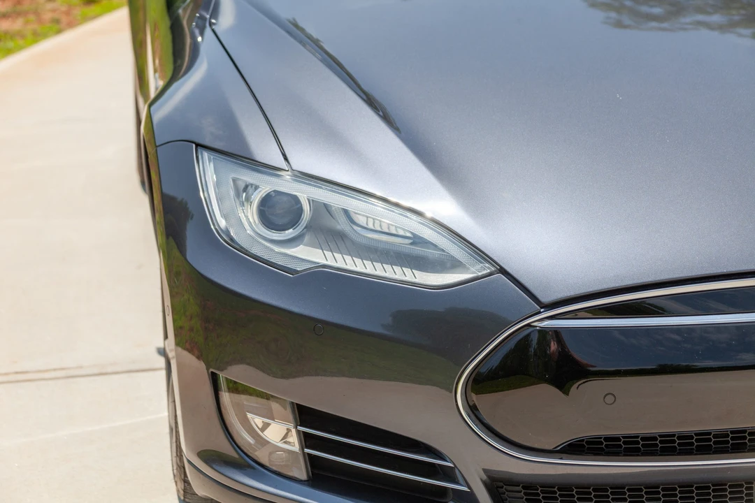 2014 Tesla Model S - Image 12 of 31