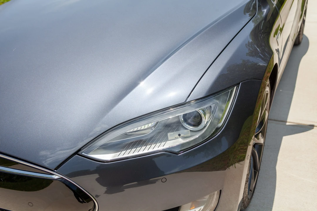 2014 Tesla Model S - Image 16 of 31