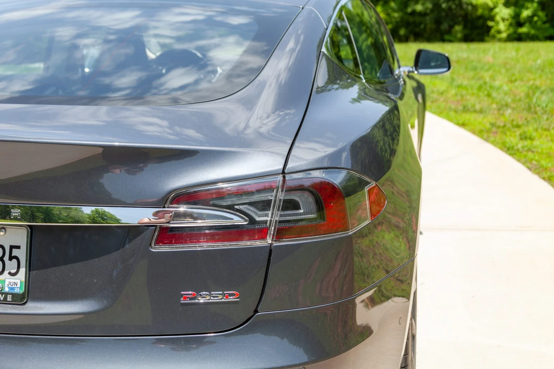 2014 Tesla Model S - Image 22 of 31