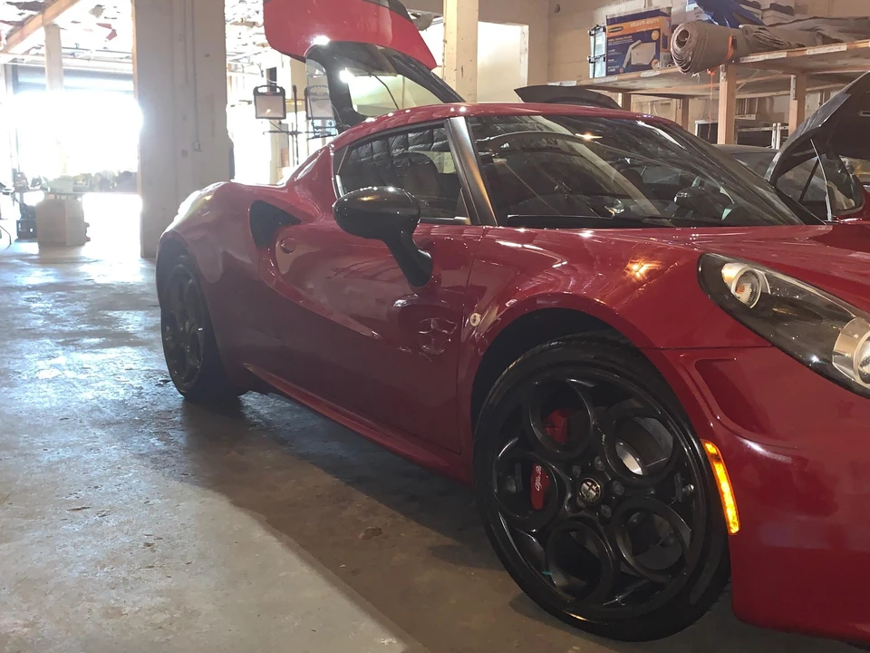 2015 Alfa Romeo 4C Coupe - Image 25 of 31