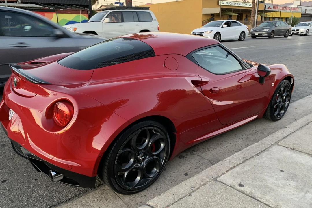 2015 Alfa Romeo 4C Coupe - Image 18 of 31