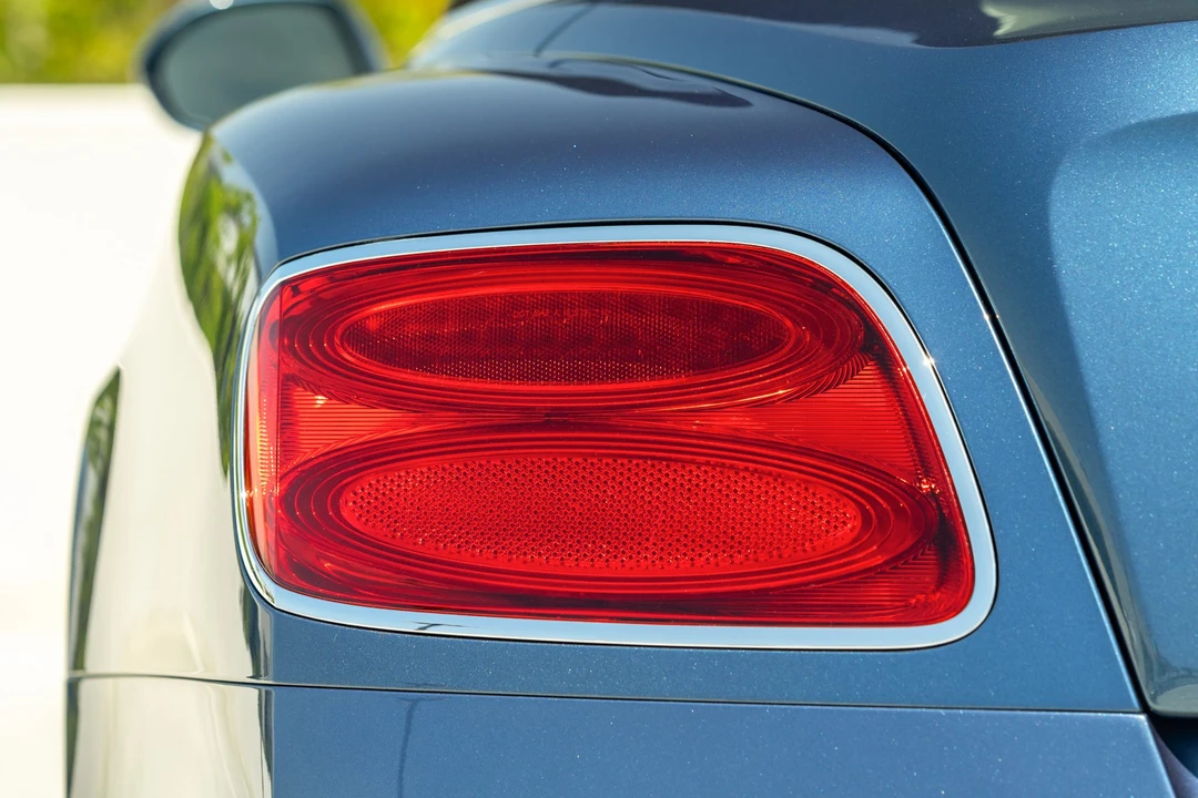 2015 Bentley Continental GTC - Image 22 of 31