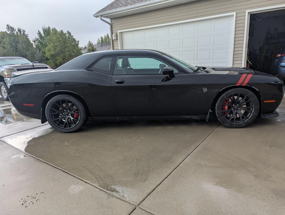 2015 Dodge Challenger SRT Hellcat 3rd Gen - Image 27 of 31