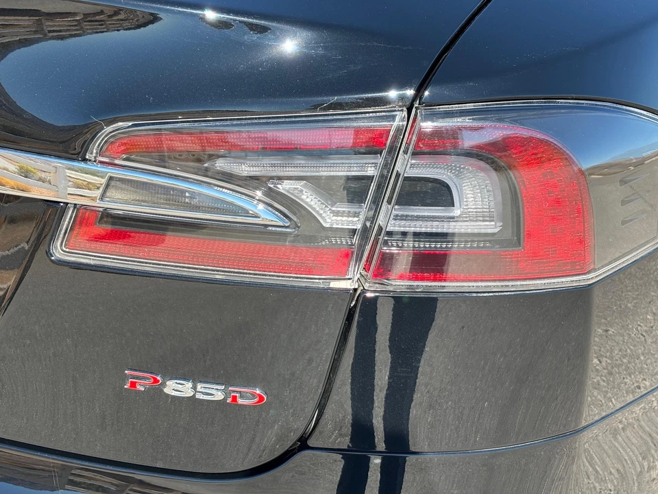 2015 Tesla Model S - Image 13 of 31