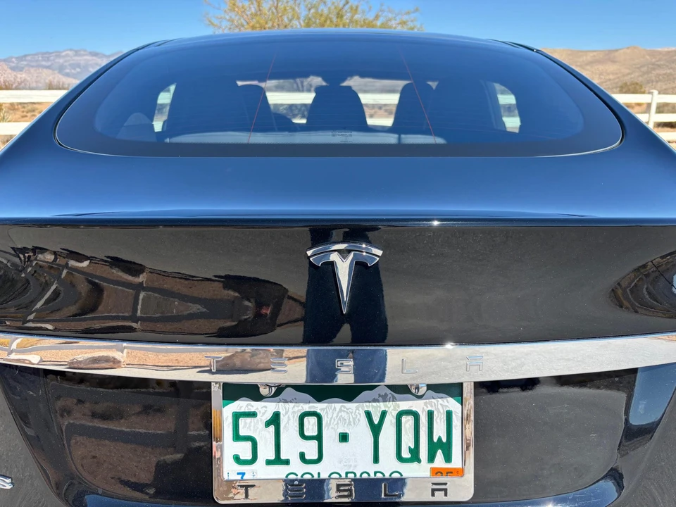 2015 Tesla Model S - Image 28 of 31