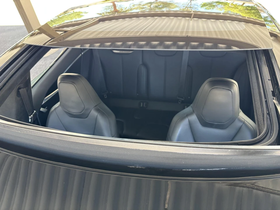 2015 Tesla Model S - Image 22 of 31