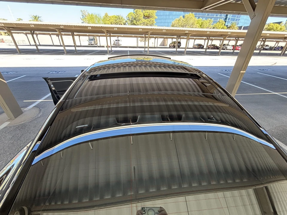 2015 Tesla Model S - Image 21 of 31