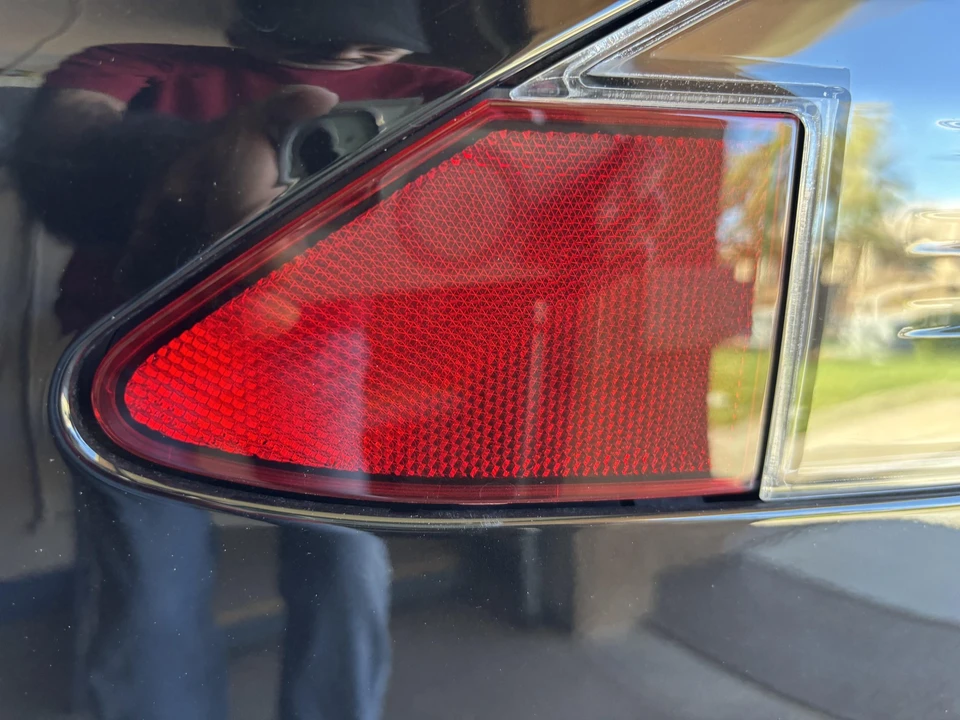 2015 Tesla Model S - Image 23 of 31