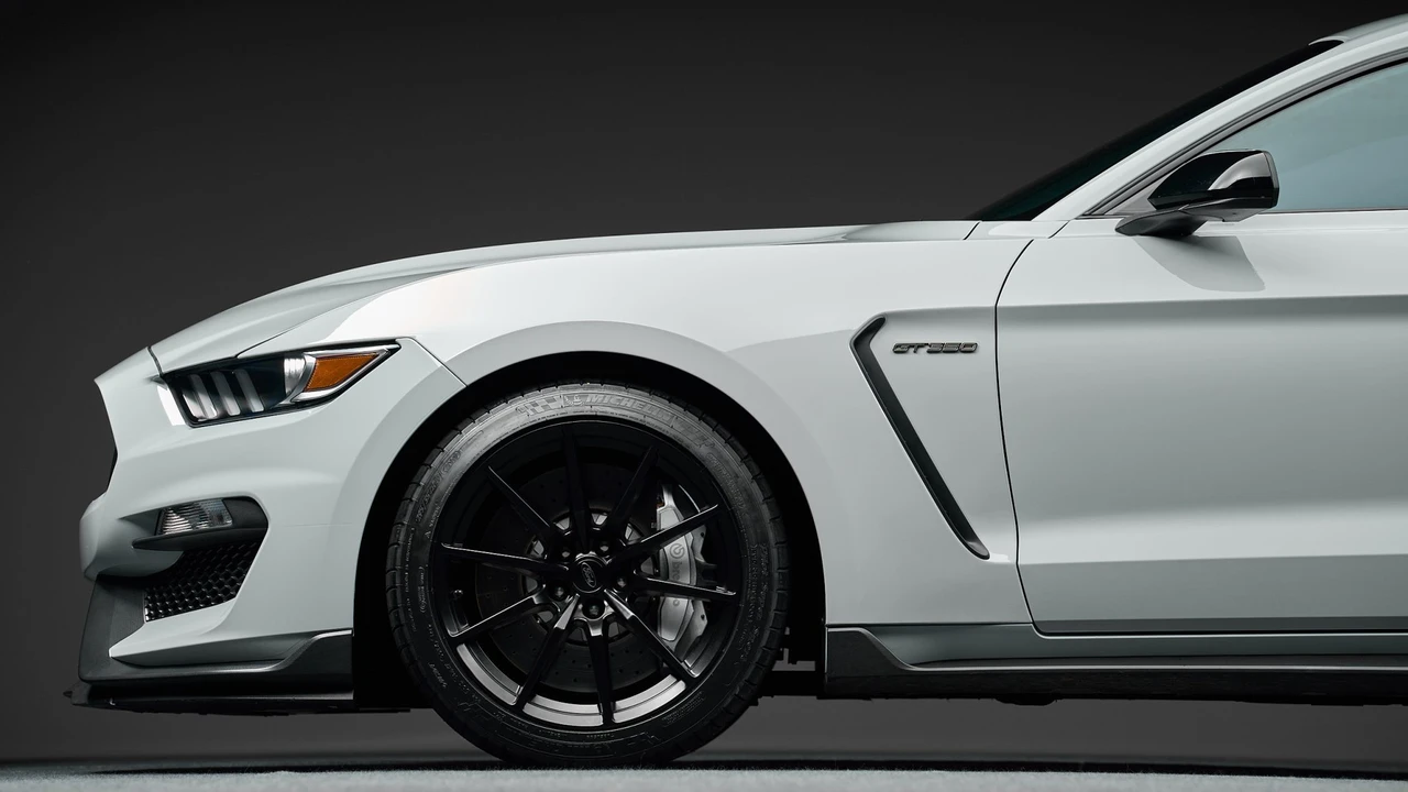 2016 Ford S550 Shelby Mustang GT350 - Image 26 of 31