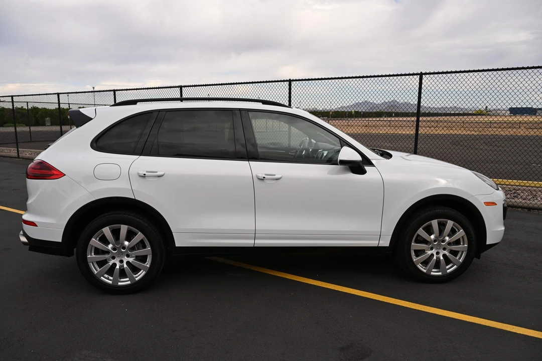 2016 Porsche 958 Cayenne Diesel - Image 14 of 31