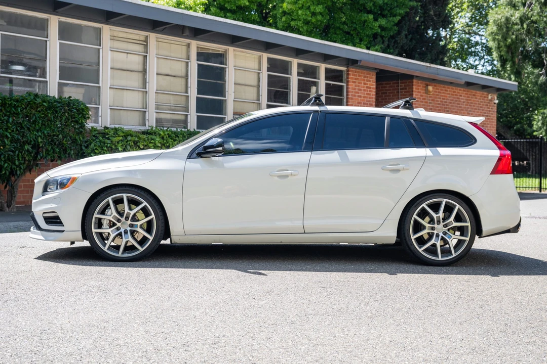 2016 Volvo V60 1st Gen - Image 4 of 31