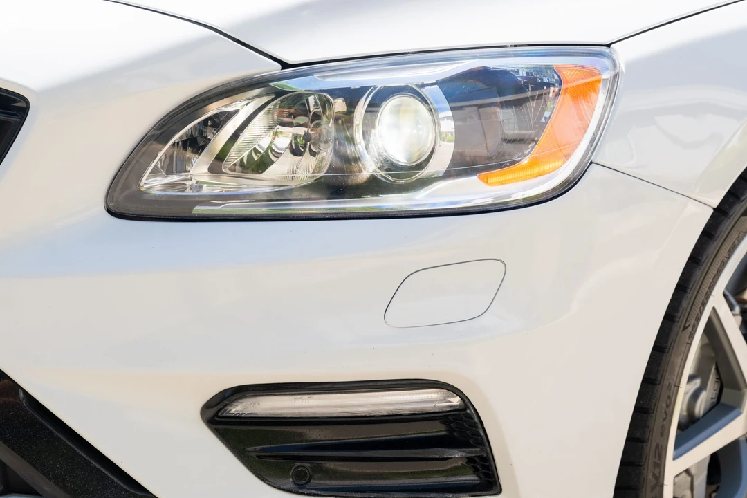 2016 Volvo V60 1st Gen - Image 15 of 31