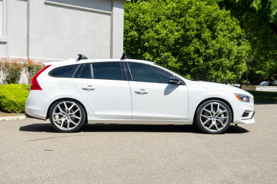 2016 Volvo V60 1st Gen - Image 8 of 31
