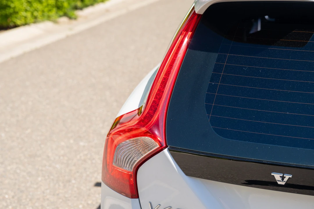 2016 Volvo V60 1st Gen - Image 20 of 31