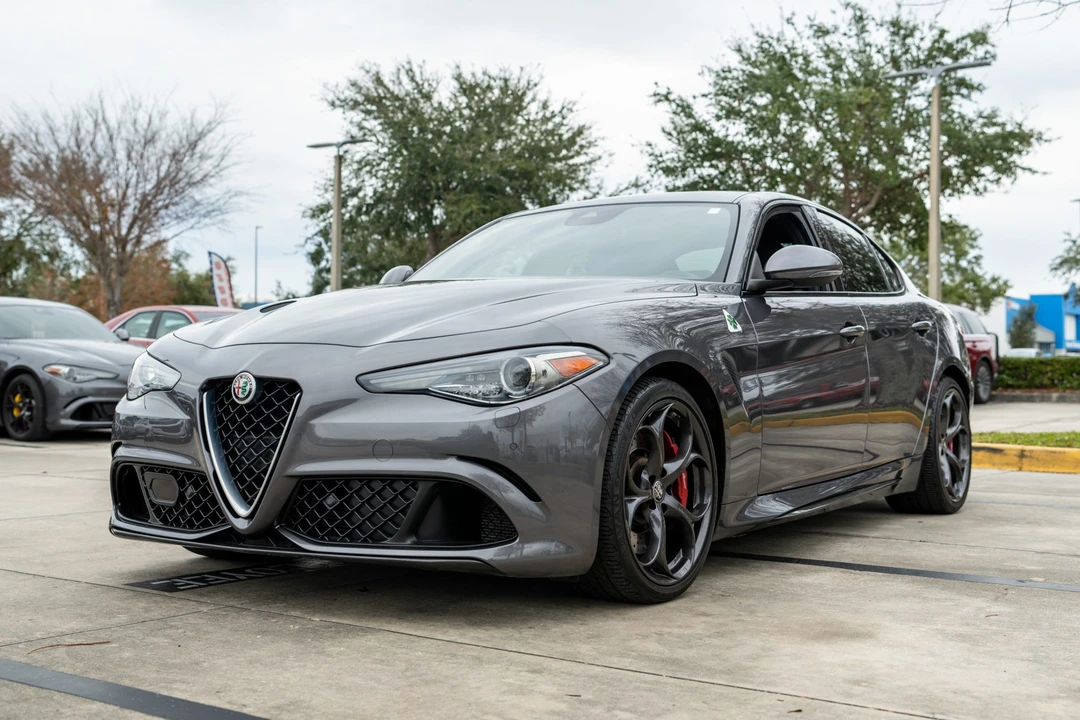 2017 Alfa Romeo Giulia Quadrifoglio - Image 2 of 31