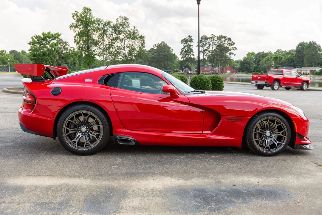 2017 Dodge Viper 5th Gen - Image 5 of 31