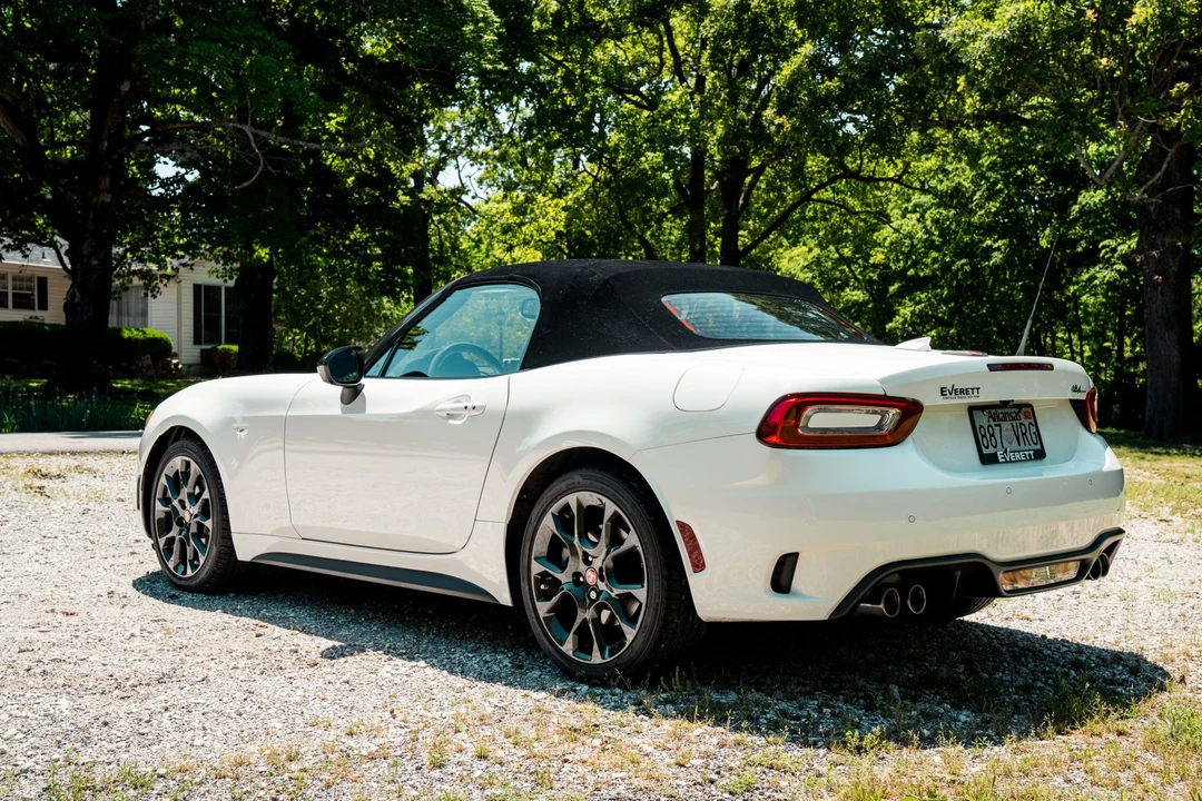 2017 Fiat 124 Spider - Image 12 of 31