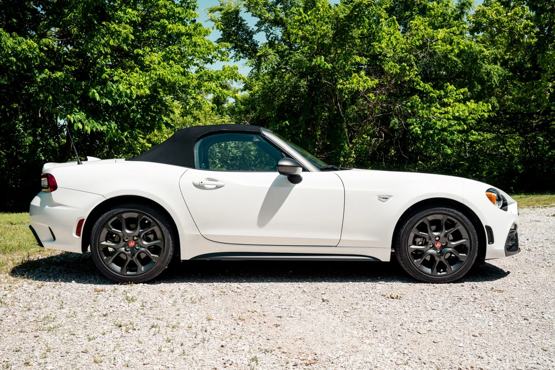 2017 Fiat 124 Spider - Image 18 of 31