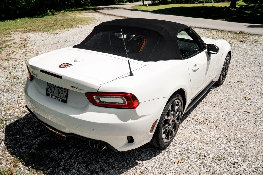 2017 Fiat 124 Spider - Image 16 of 31