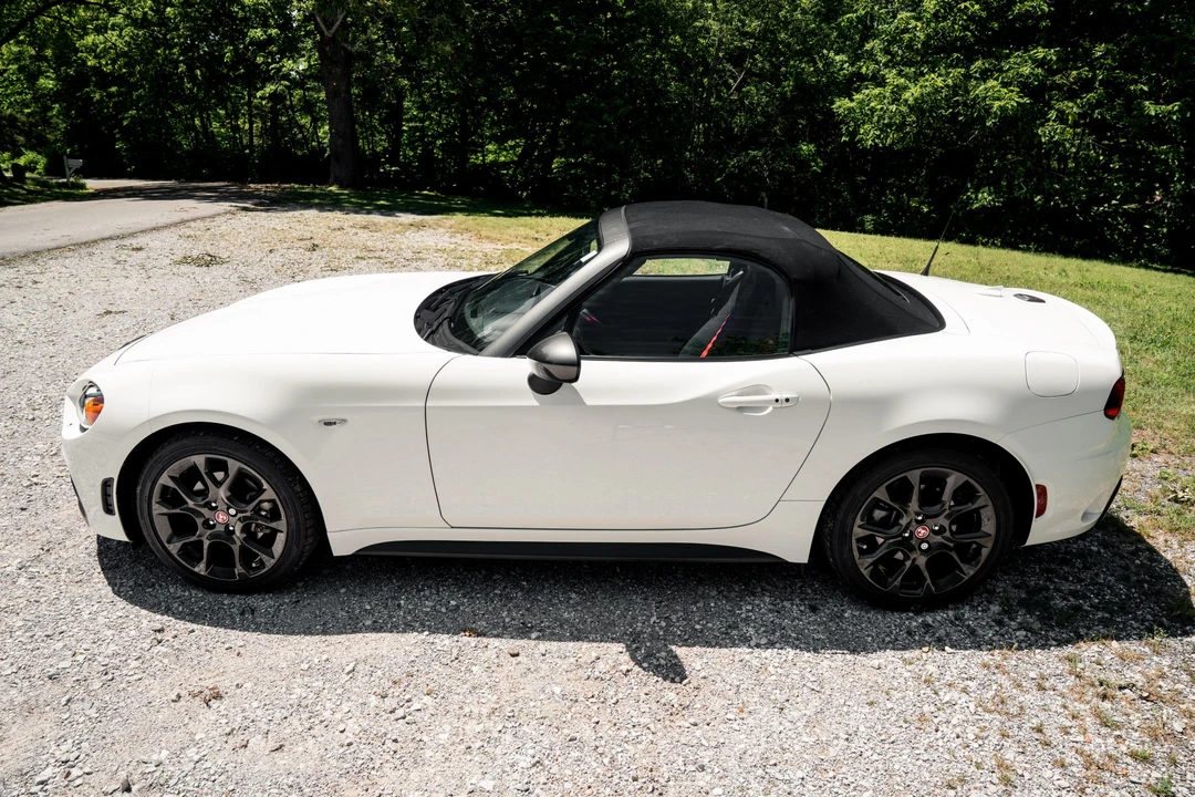 2017 Fiat 124 Spider - Image 11 of 31