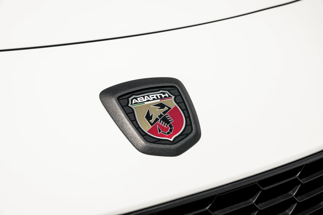2017 Fiat 124 Spider - Image 27 of 31