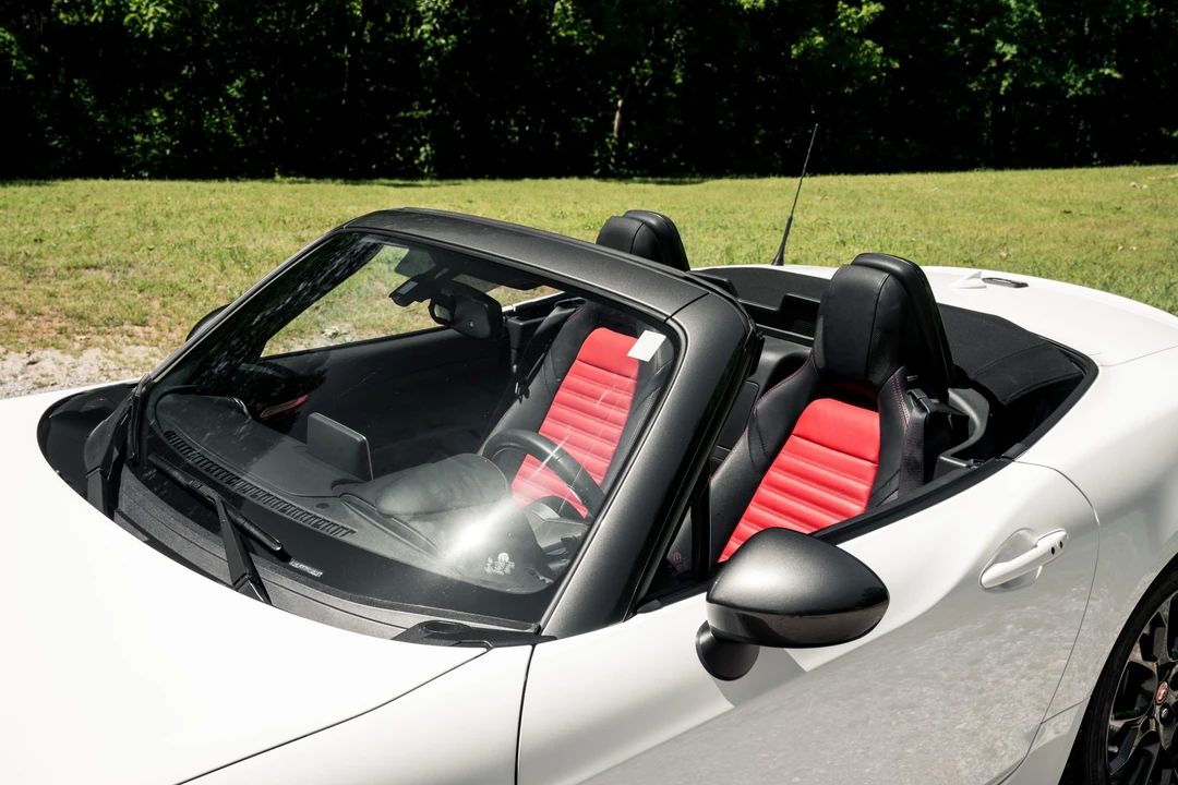2017 Fiat 124 Spider - Image 29 of 31