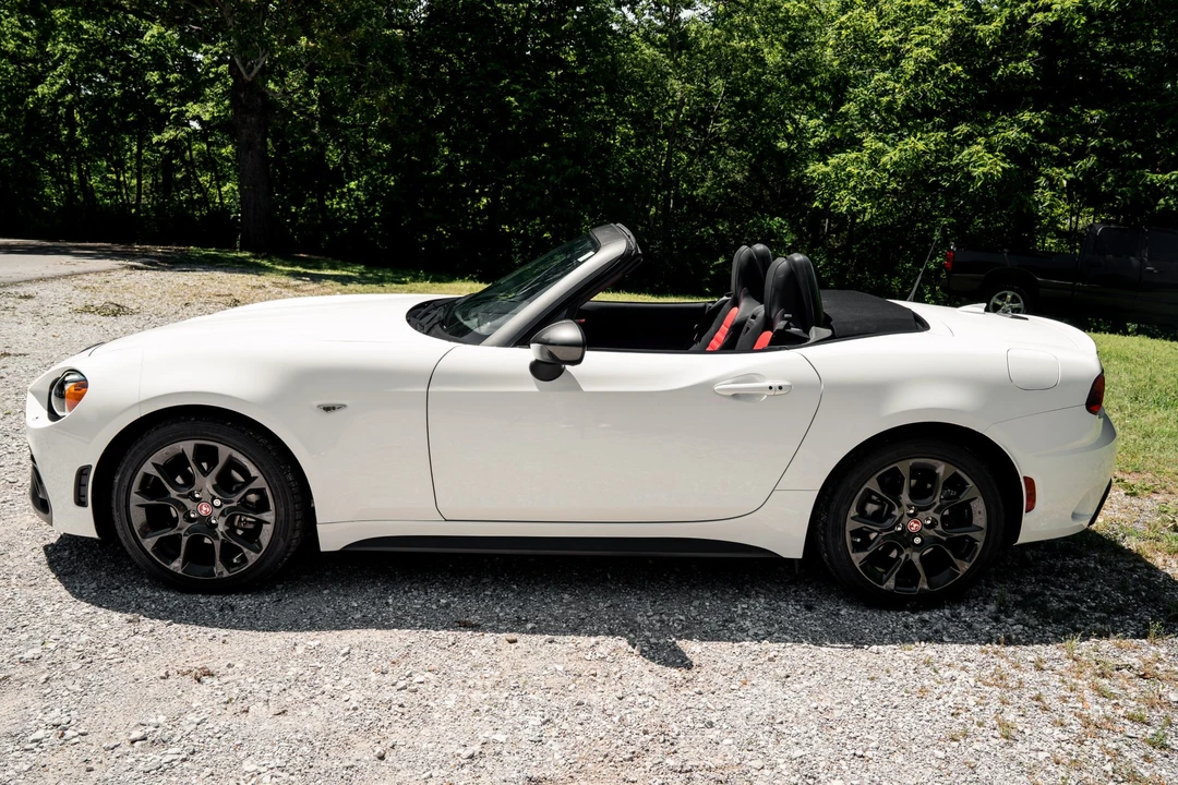 2017 Fiat 124 Spider - Image 3 of 31