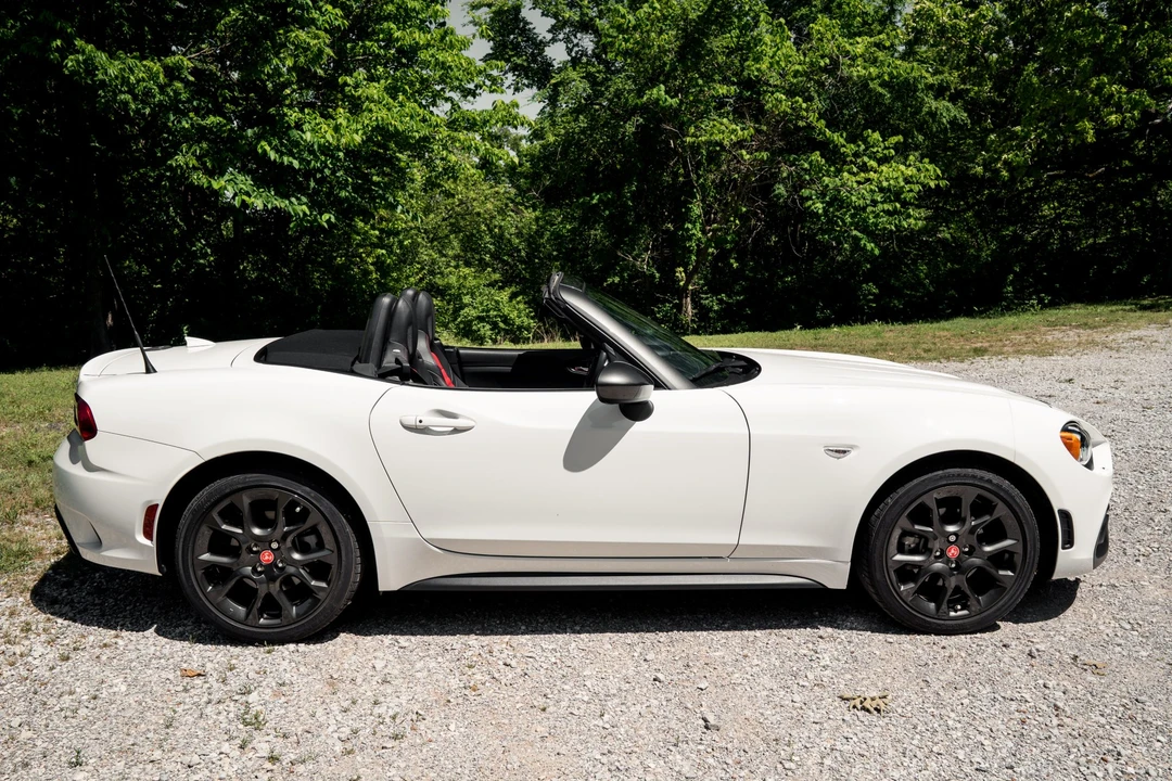 2017 Fiat 124 Spider - Image 5 of 31