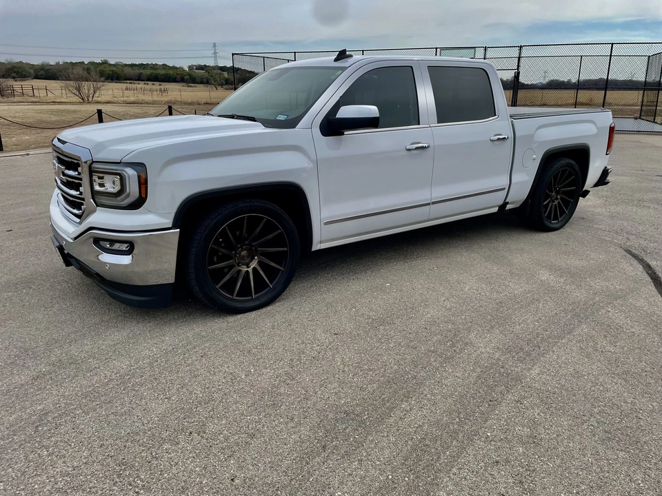 2017 GMC Sierra 4th Gen - Image 2 of 31