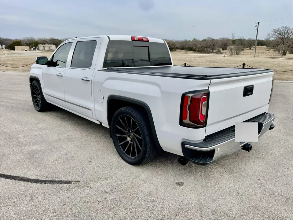 2017 GMC Sierra 4th Gen - Image 9 of 31