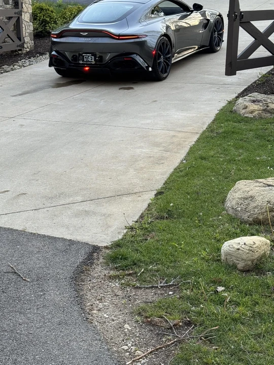 2019 Aston Martin - Image 11 of 31