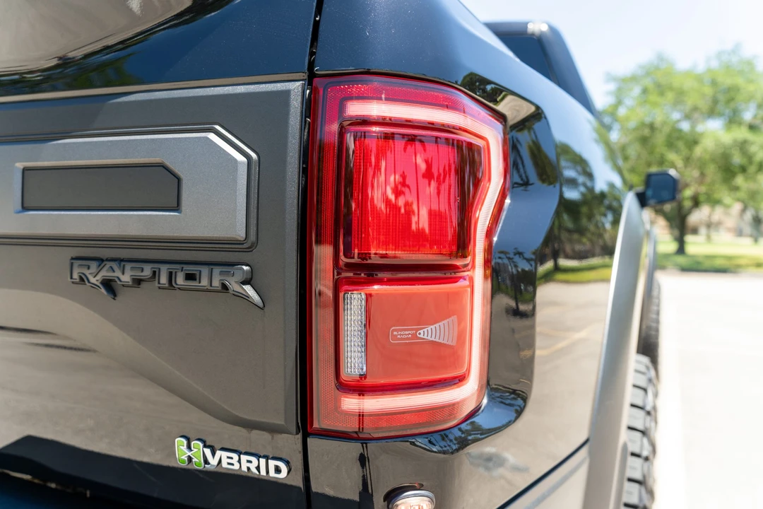 2019 Ford F-150 Raptor 13th Gen - Image 28 of 31