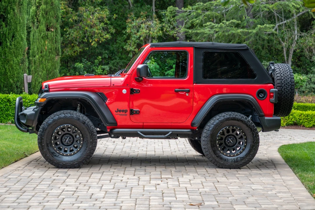 2019 Jeep JL Wrangler - Image 5 of 31