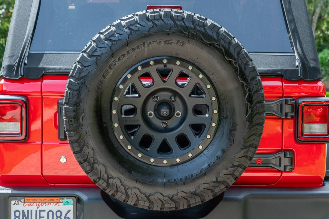 2019 Jeep JL Wrangler - Image 26 of 31